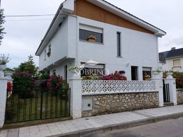 Villa con giardino in vendita a Calle Celorio 1