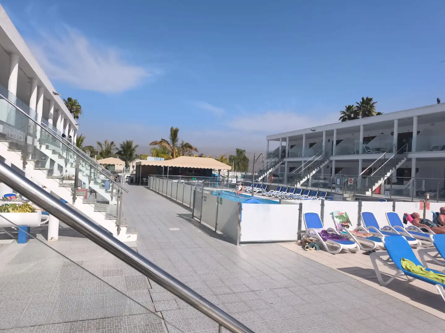 Gebäude zum Verkauf in Mogán mit Alarm und Gemeinschaftspool