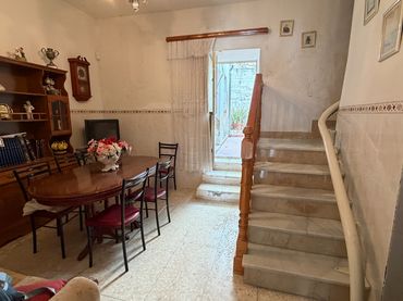 Casa amb balcó en venda a Calle Saludeja