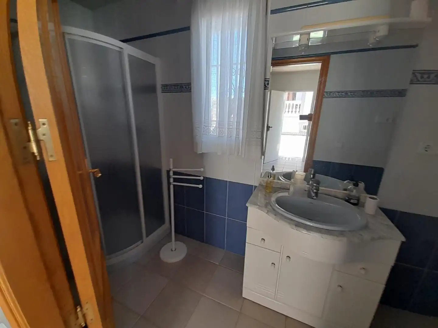 Bany de Casa o xalet en venda en Alicante / Alacant amb Calefacció, Jardí privat i Terrassa