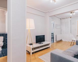 Living room of Flat to rent in  Zaragoza Capital  with Air Conditioner, Parquet flooring and Furnished