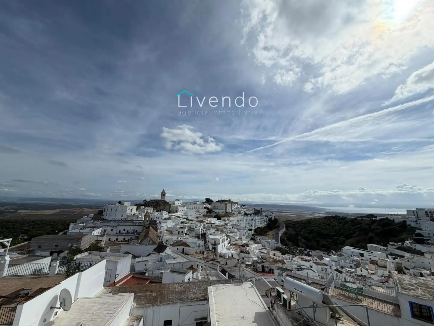 Vista exterior de Casa o xalet en venda en Vejer de la Frontera amb Terrassa, Traster i Moblat