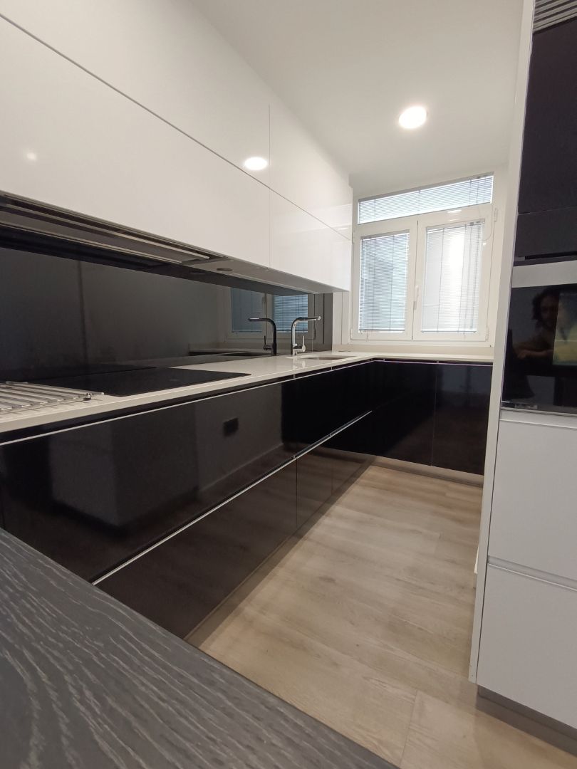 Cocina de Apartamento de alquiler en Pontevedra Capital  con Calefacción, Amueblado y Horno