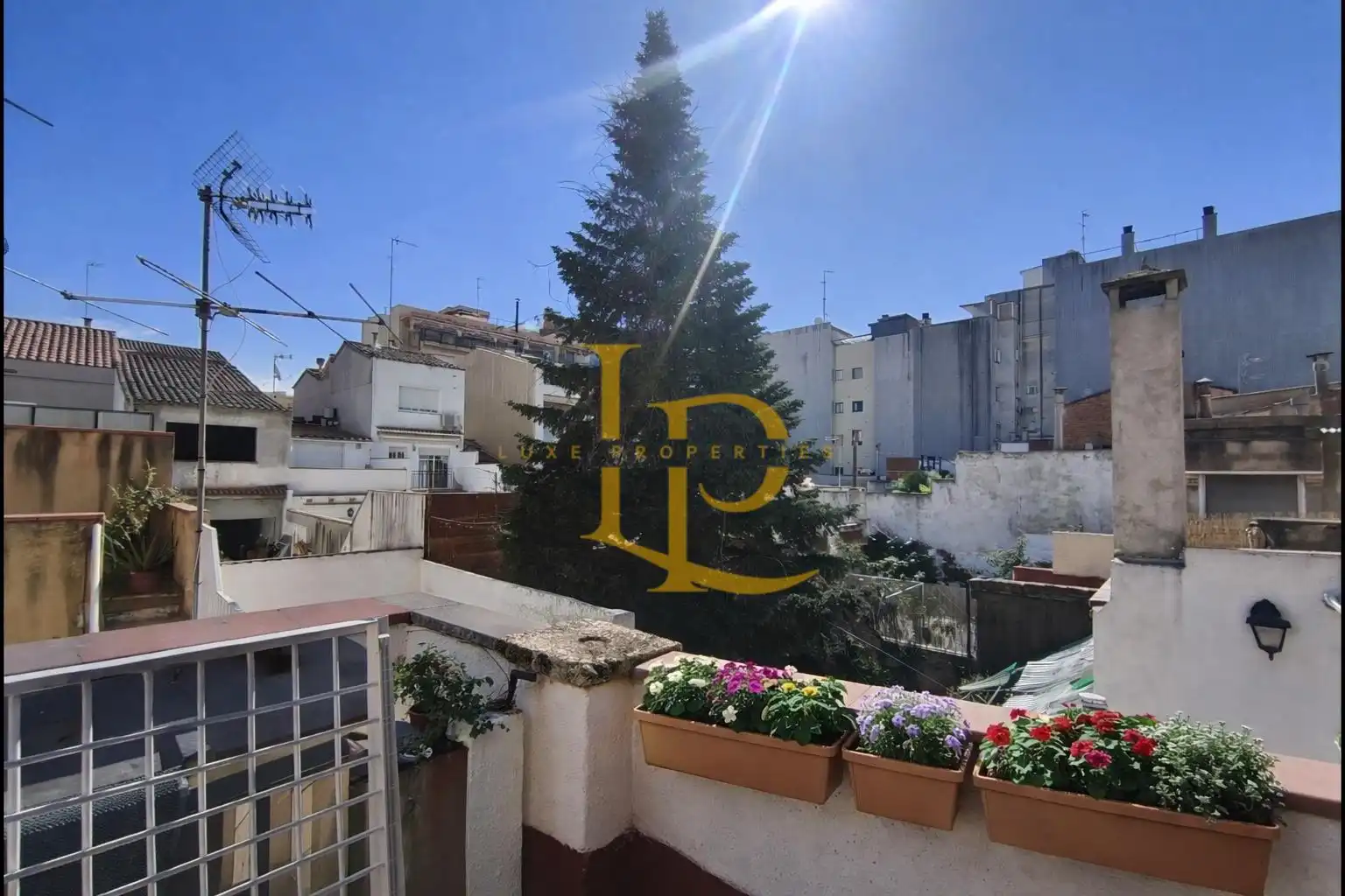 Vista exterior de Casa o xalet en venda en Sabadell amb Aire condicionat, Parquet i Terrassa