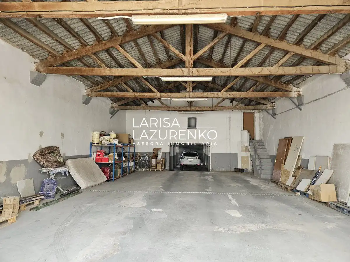 Local commercial à vendre à DE LA INDUSTRIA