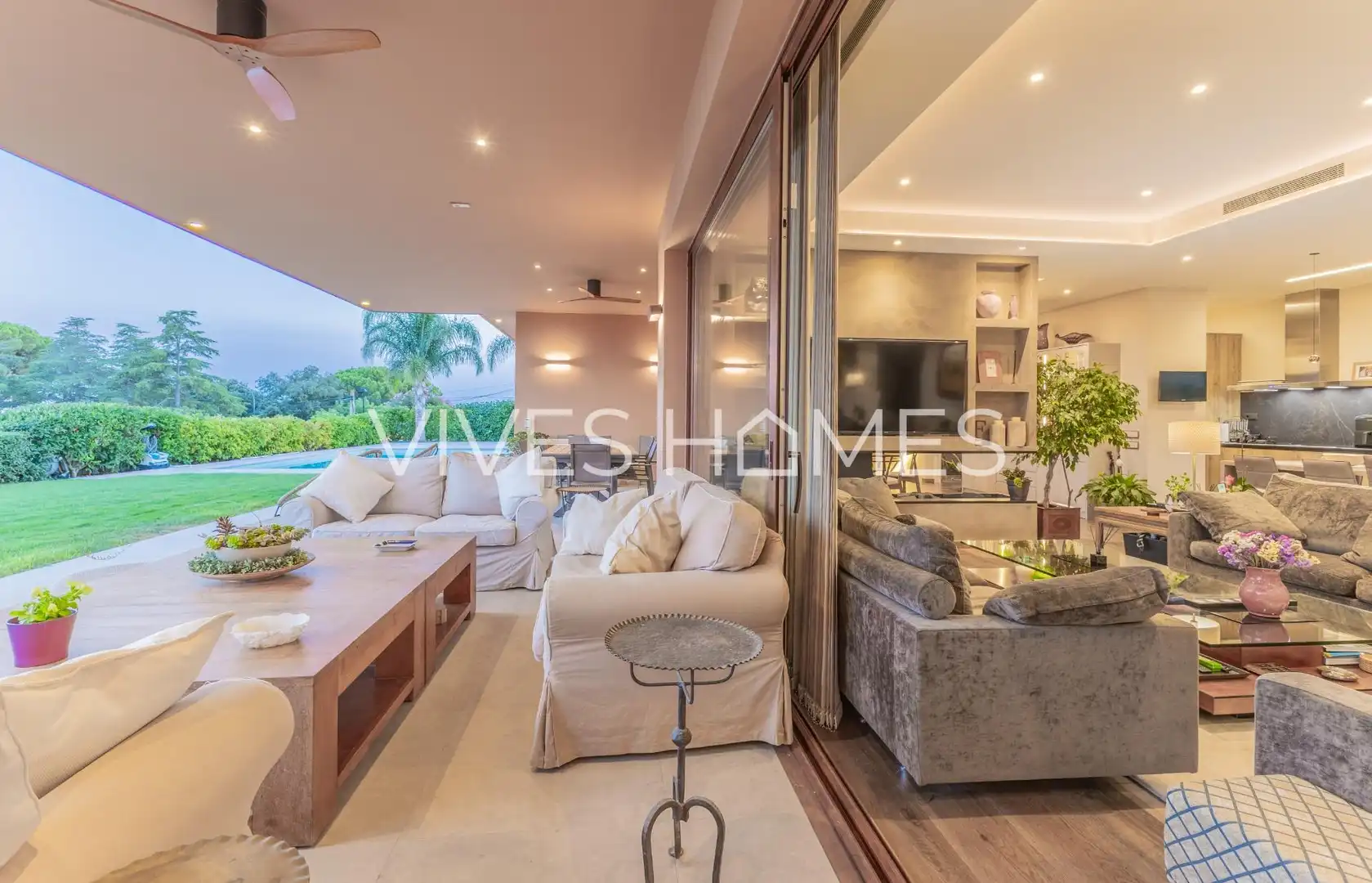 Sala de estar de Casa o chalet en venta en Sant Vicenç de Montalt con Aire acondicionado, Calefacción y Jardín privado