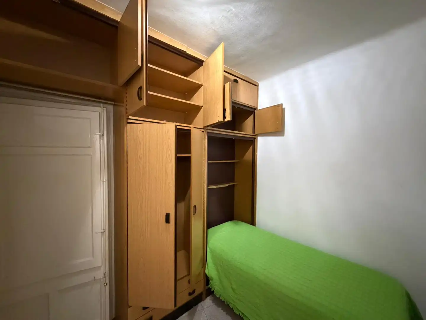 Habitación de Piso en venta en Barcelona con Aire acondicionado, Calefacción y Horno