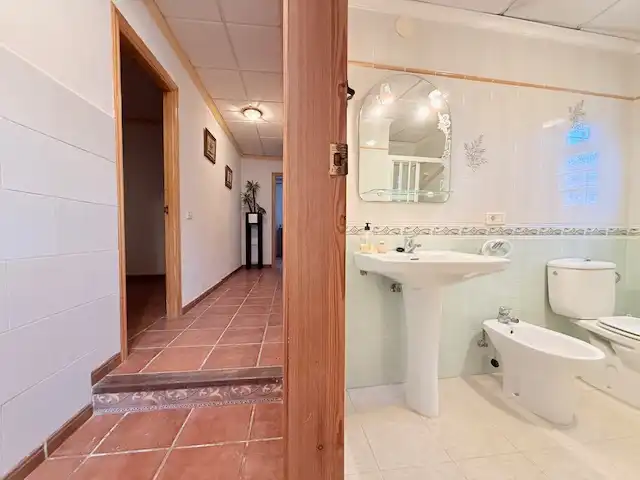 Bany de Finca rústica en venda en Cabanes amb Jardí privat, Terrassa i Piscina