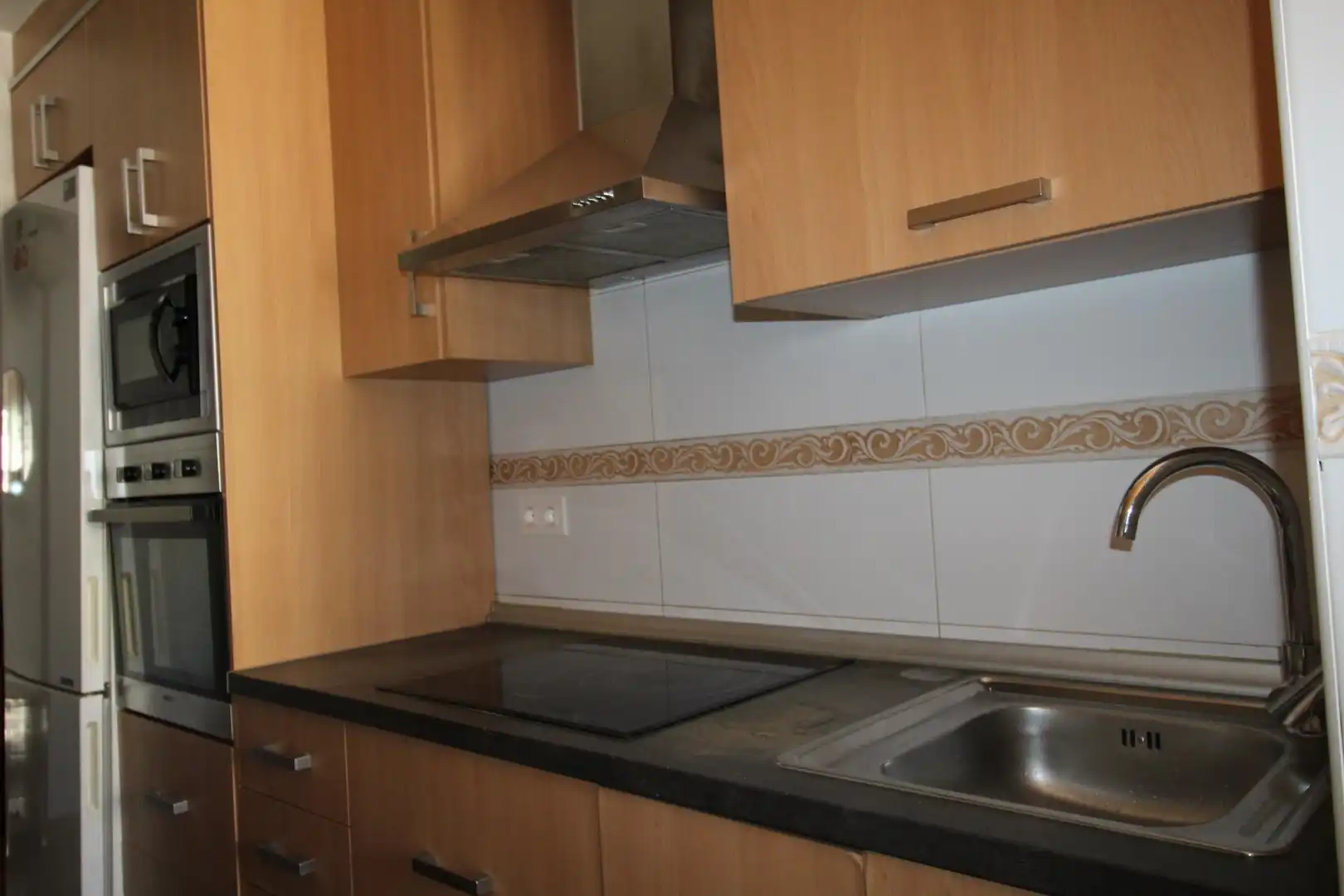 Cocina de Piso de alquiler en Granada con Aire acondicionado, Calefacción y Jardín privado