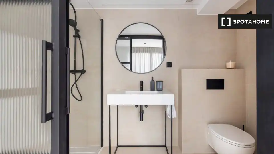 Flat with terrace to rent in Ciutat Vella, imagen 5