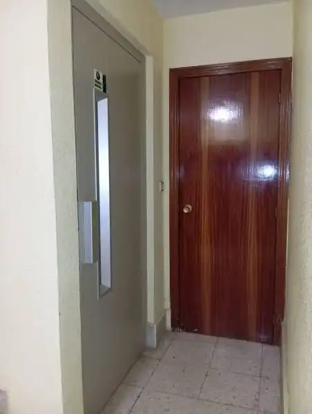 Piso en venta en Vega de Espinareda con Calefacción, Terraza y Trastero