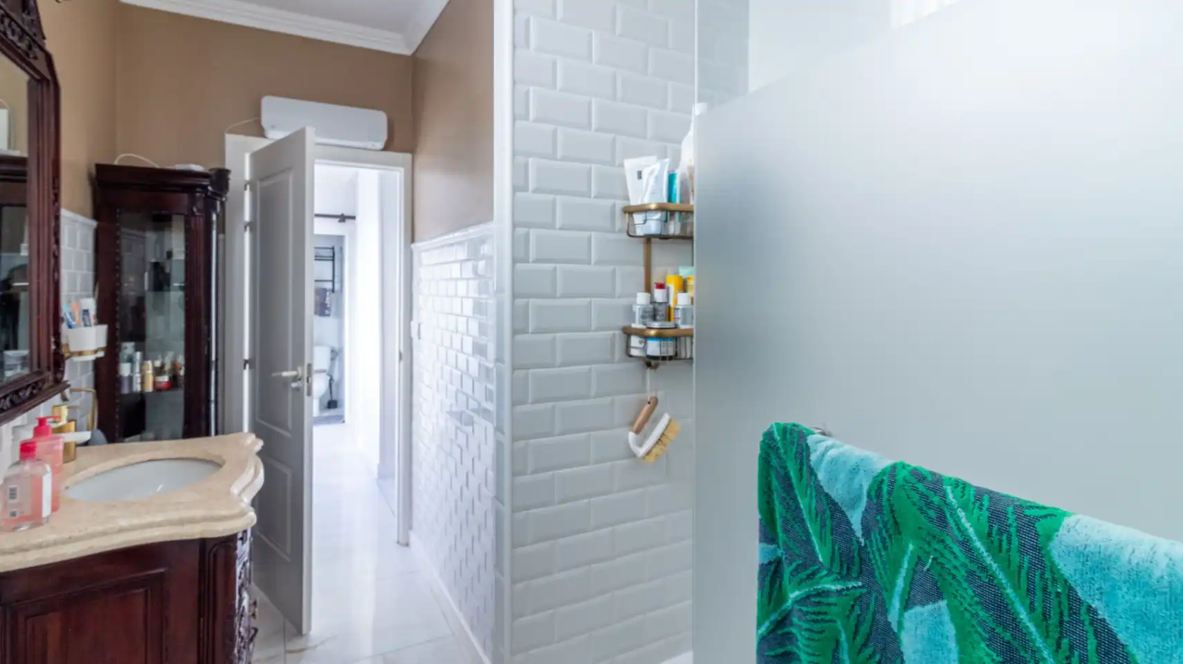 Bathroom of Flat for sale in Dénia  with Air Conditioner, Heating and Terrace