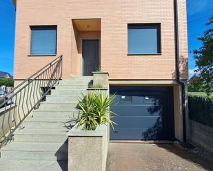 Exterior view of Single-family semi-detached for sale in Ponferrada  with Heating