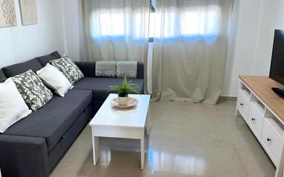 Living room of Flat to rent in  Madrid Capital  with Air Conditioner, Heating and Storage room