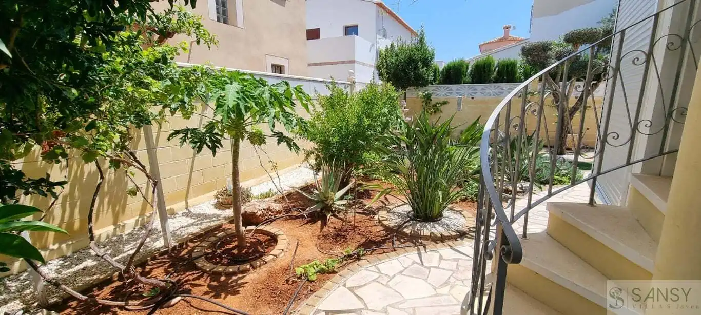Jardí de Casa o xalet en venda en Dénia amb Aire condicionat, Calefacció i Terrassa