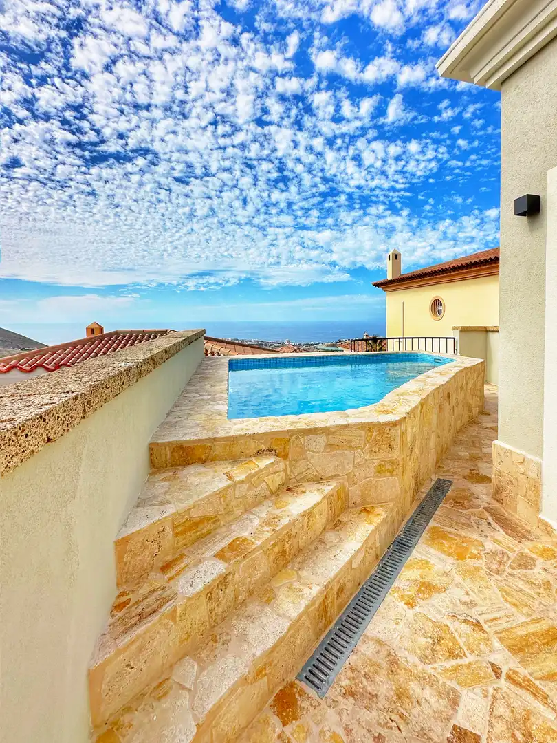 Detached house with terrace for sale in Calle Caramillo 8, imagen 5