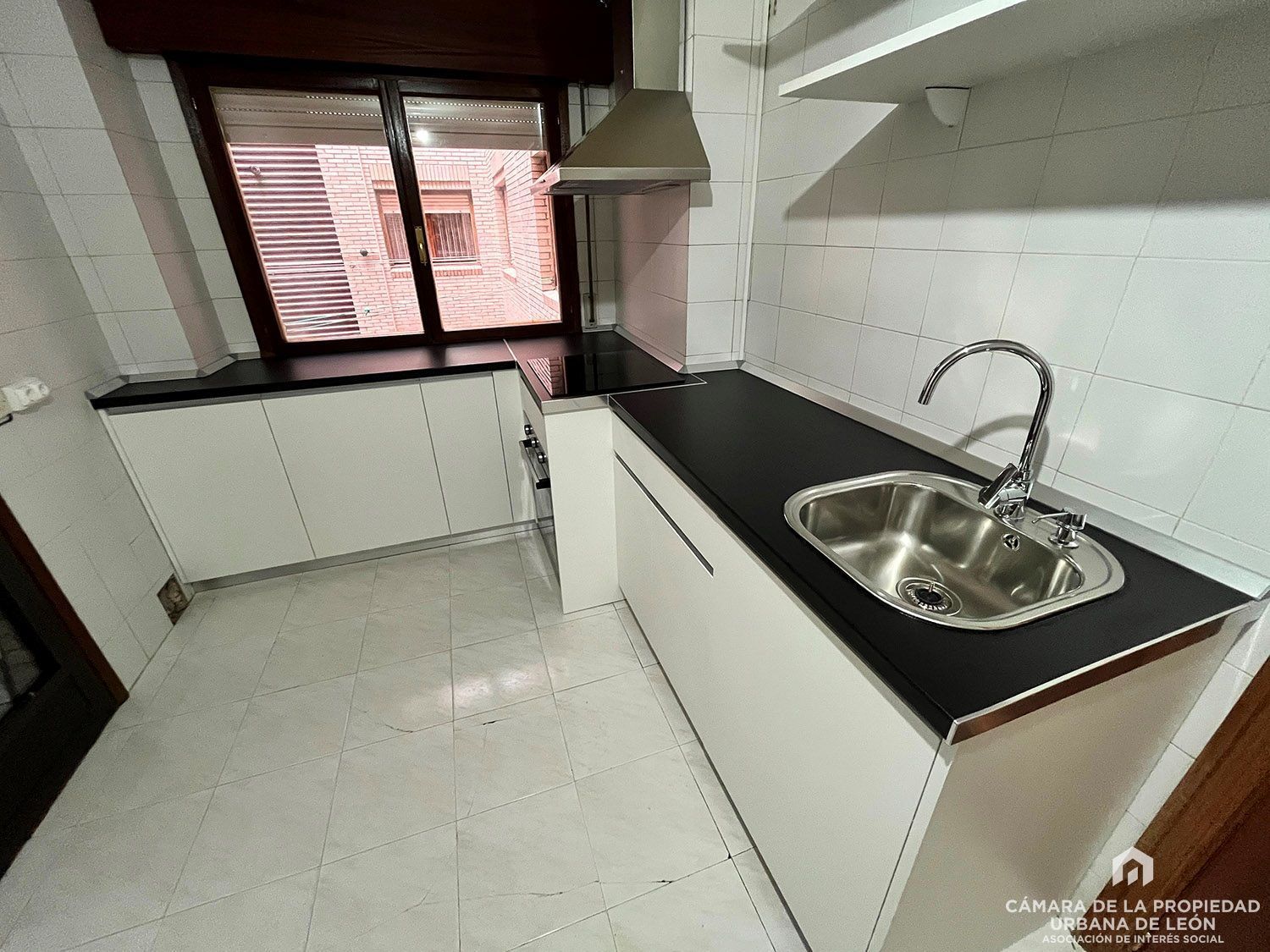 Cocina de Piso de alquiler en León Capital  con Calefacción, Terraza y Trastero