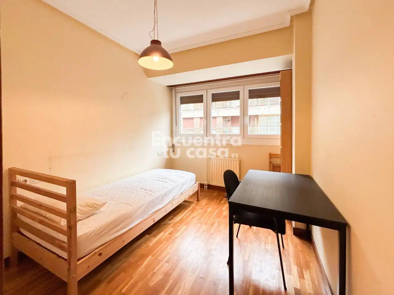 Habitación de Piso de alquiler en Donostia - San Sebastián  con Calefacción, Parquet y Amueblado