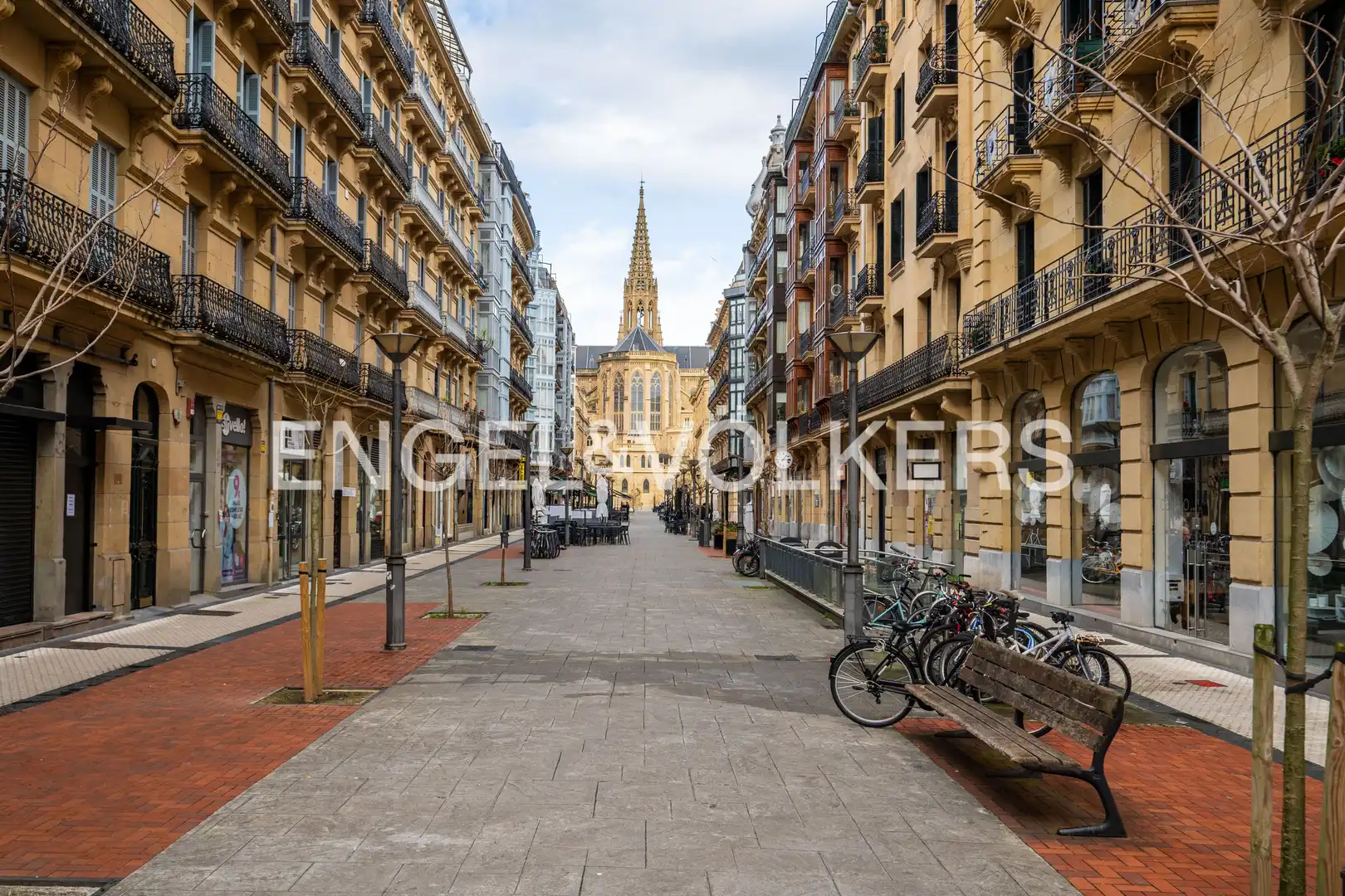 Außenansicht von Maisonette zum Verkauf in Donostia - San Sebastián  mit Heizung