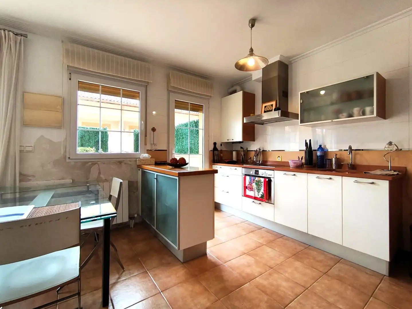 Cocina de Casa adosada en venta en Medio Cudeyo con Calefacción, Jardín privado y Terraza