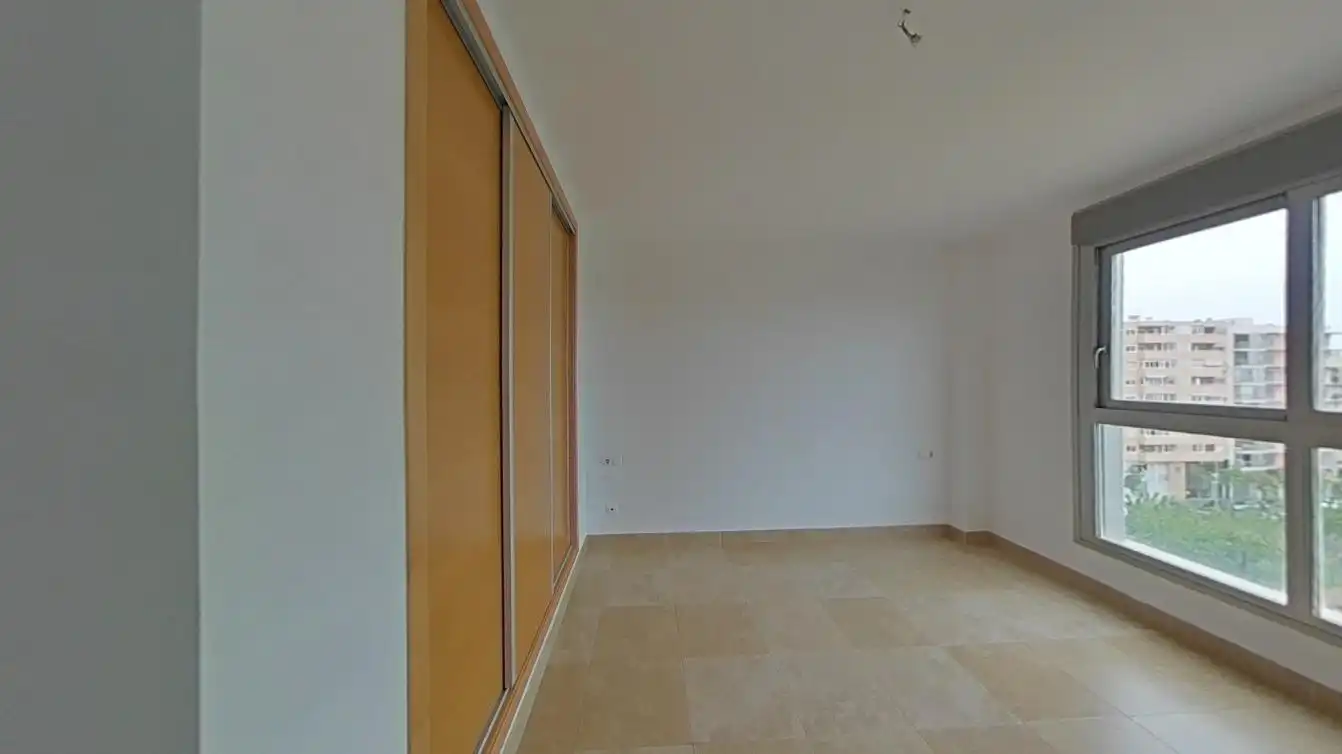 Piso en venta en Alicante / Alacant con Aire acondicionado, Calefacción y Piscina