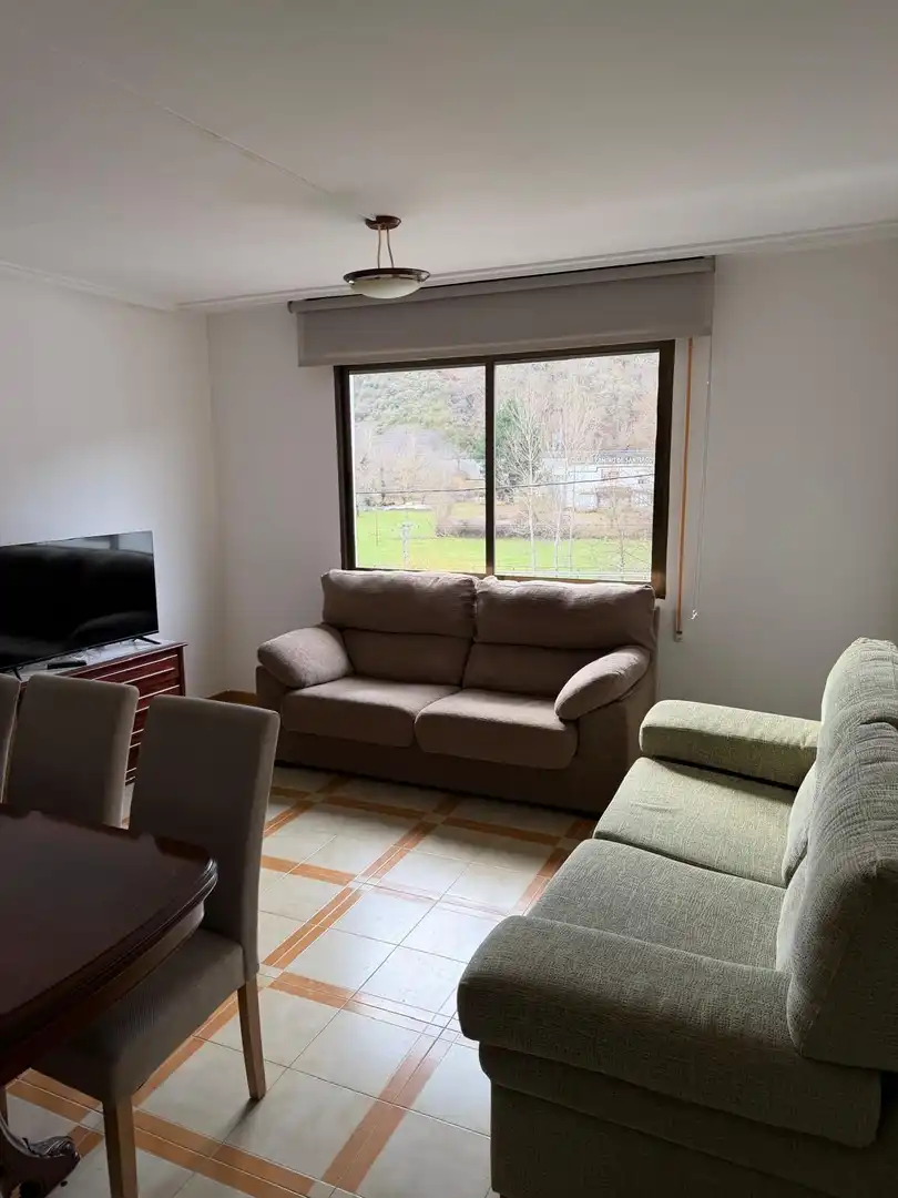 Sala de estar de Casa o chalet en venta en Trabadelo con Calefacción, Jardín privado y Amueblado
