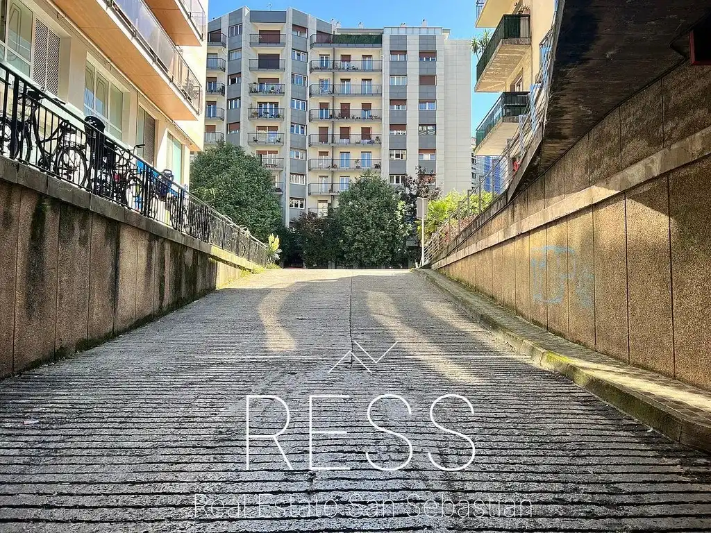 Aparcament en venda a Plaza de Irún 901