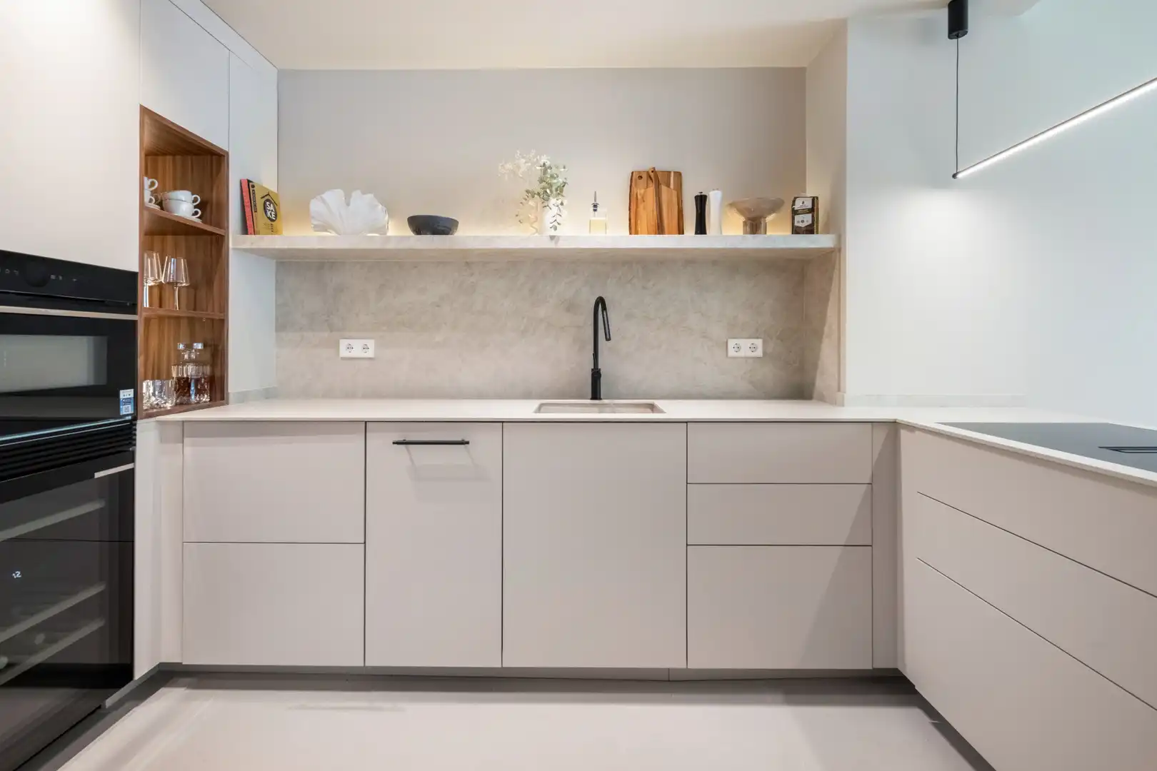 Kitchen of Apartments for sale in Benahavís  with Air Conditioner, Terrace and Swimming Pool