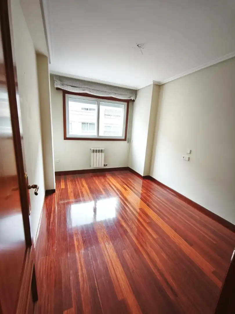 Habitación de Piso de alquiler en Vigo  con Calefacción, Parquet y Horno