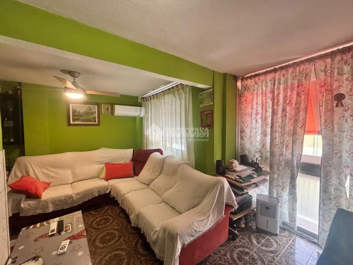 Living room of Flat for sale in Alcalá de Henares  with Air Conditioner and Heating