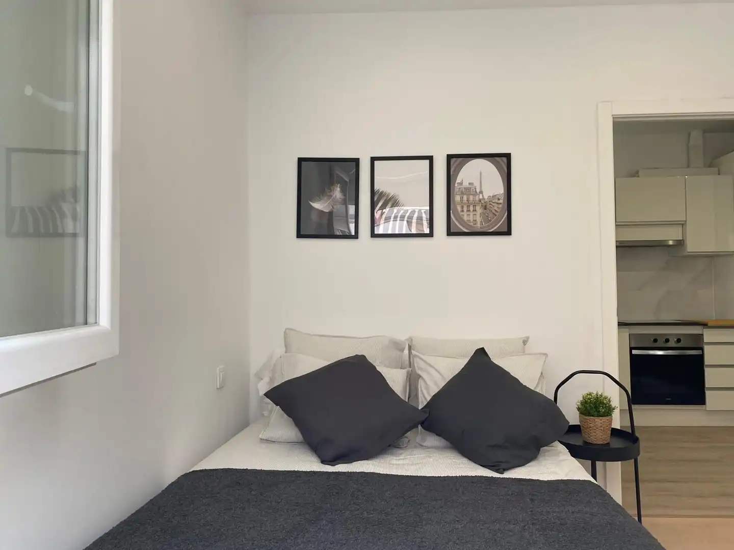 Dormitori de Apartament de lloguer en A Coruña Capital  amb Moblat