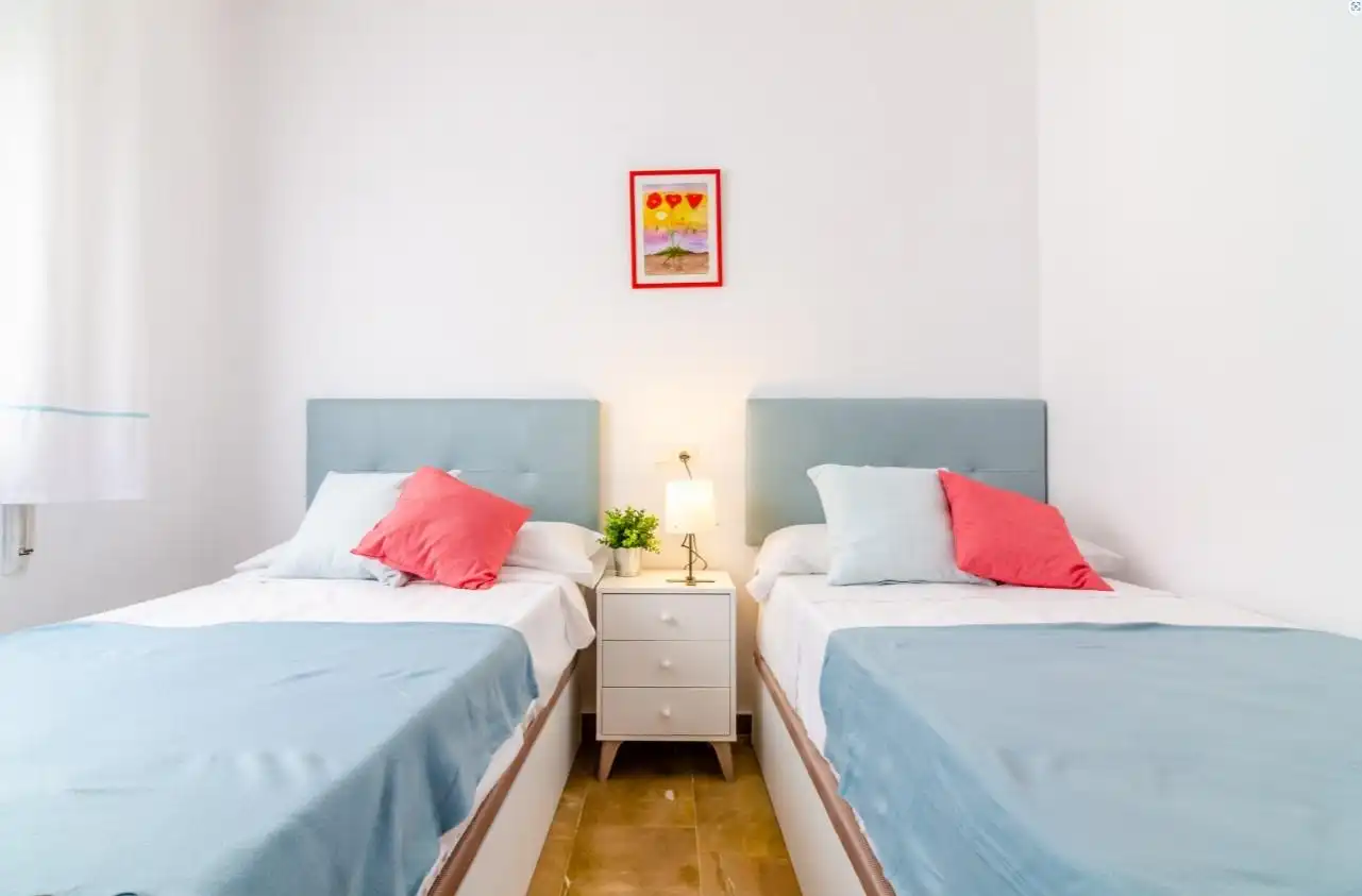 Habitación de Ático de alquiler en Rincón de la Victoria con Aire acondicionado, Calefacción y Jardín privado