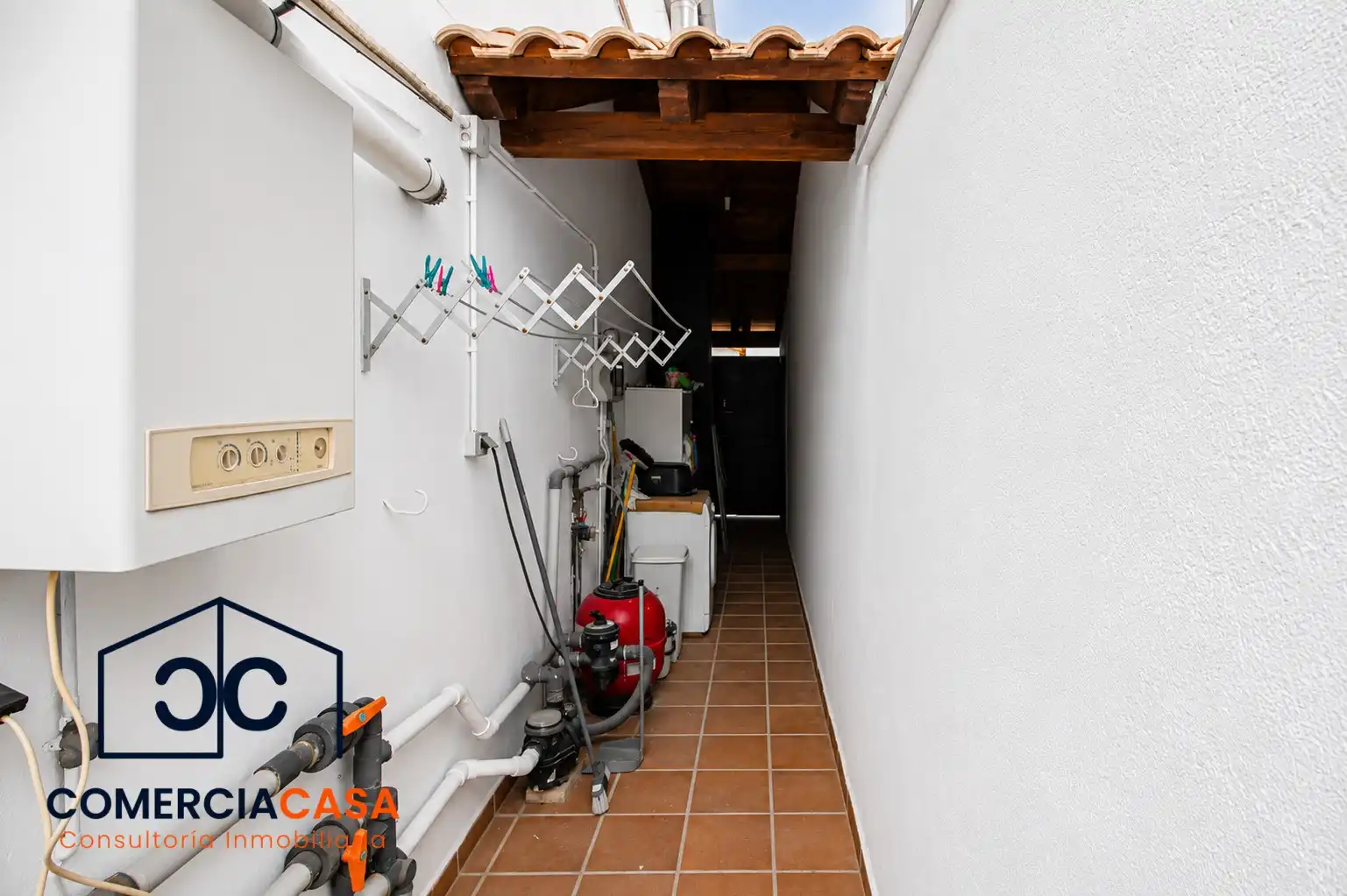 Casa o chalet en venta en Jun con Calefacción, Trastero y Piscina