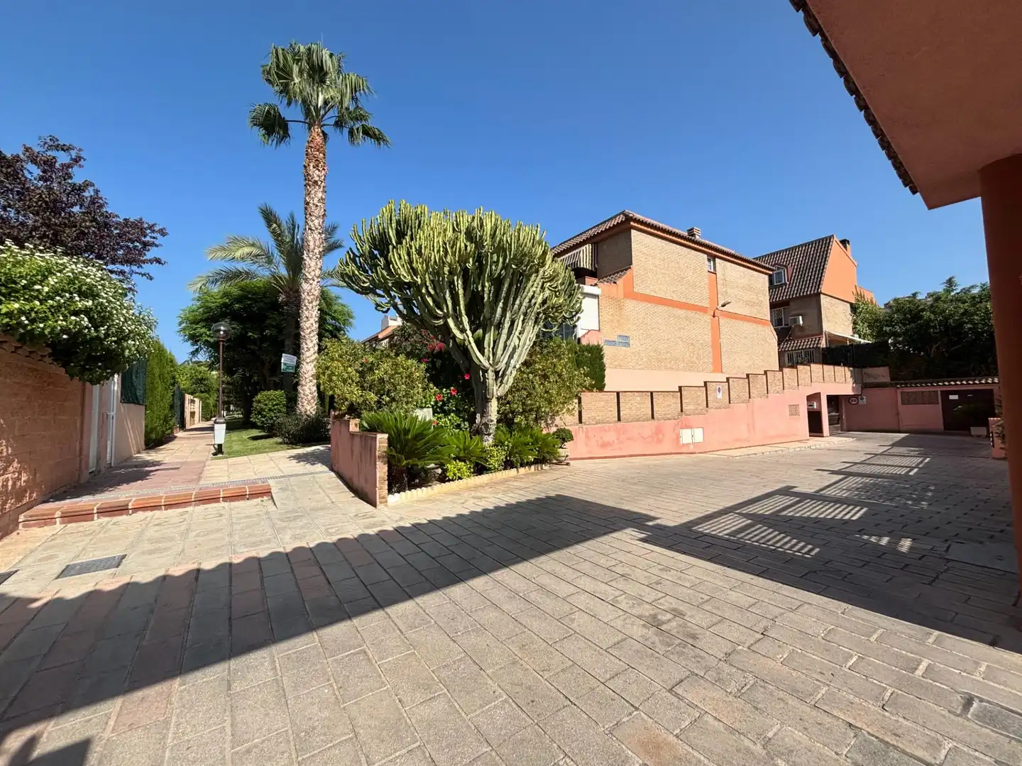 Vista exterior de Casa o xalet en venda en Alicante / Alacant amb Piscina comunitària