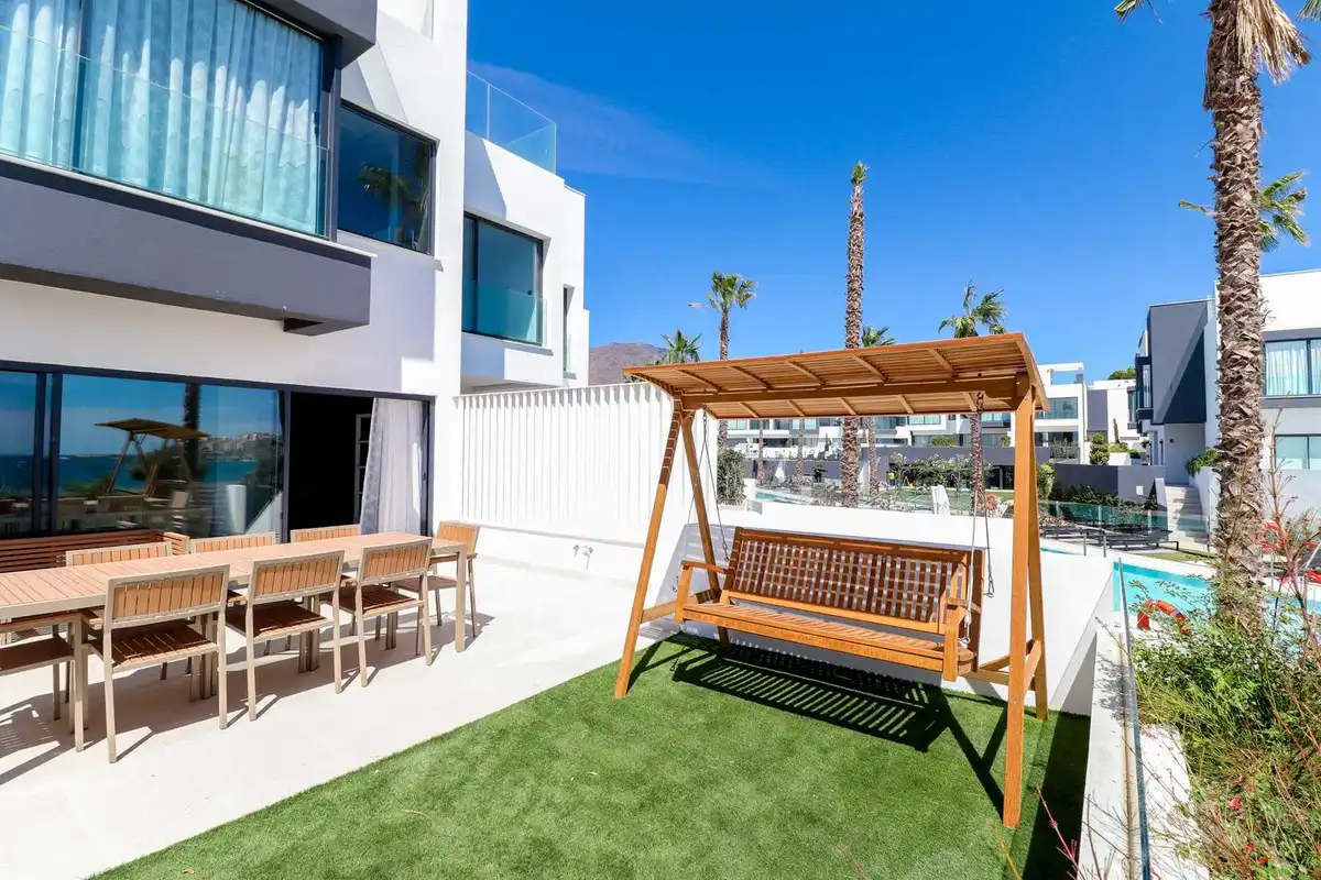 Terraced house with pool for sale in Estepona - Estepona,Centro,Urbanizacion Playa de Guadalobon, imagen 2