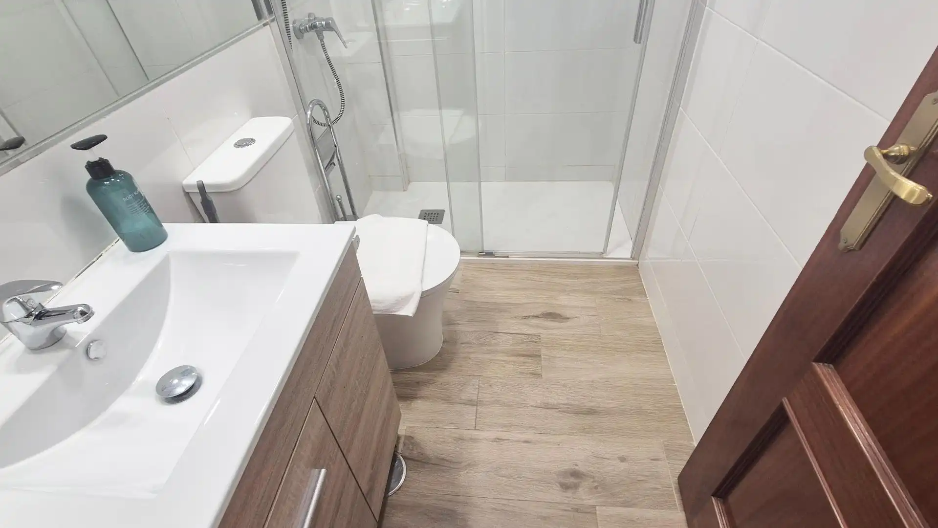Bathroom of Study for rent in Salamanca  with Heating, Furnished and Balcony