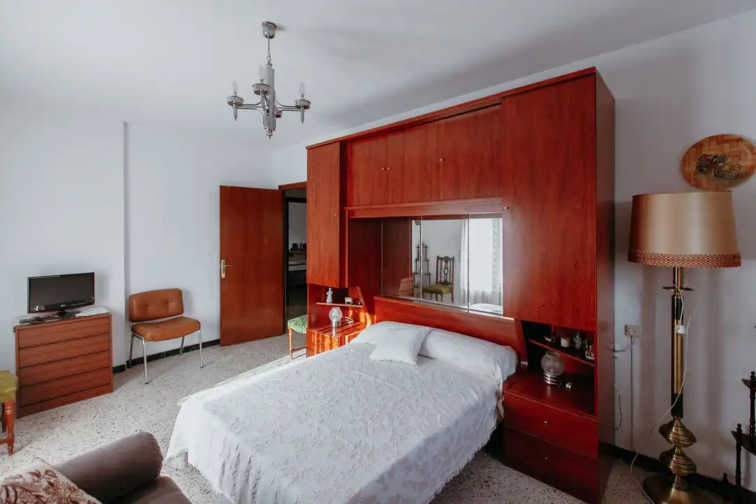 Dormitori de Casa o xalet en venda en Almuniente amb Calefacció, Terrassa i Moblat