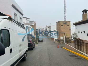 Casa amb balcó en venda a Paterna del Campo