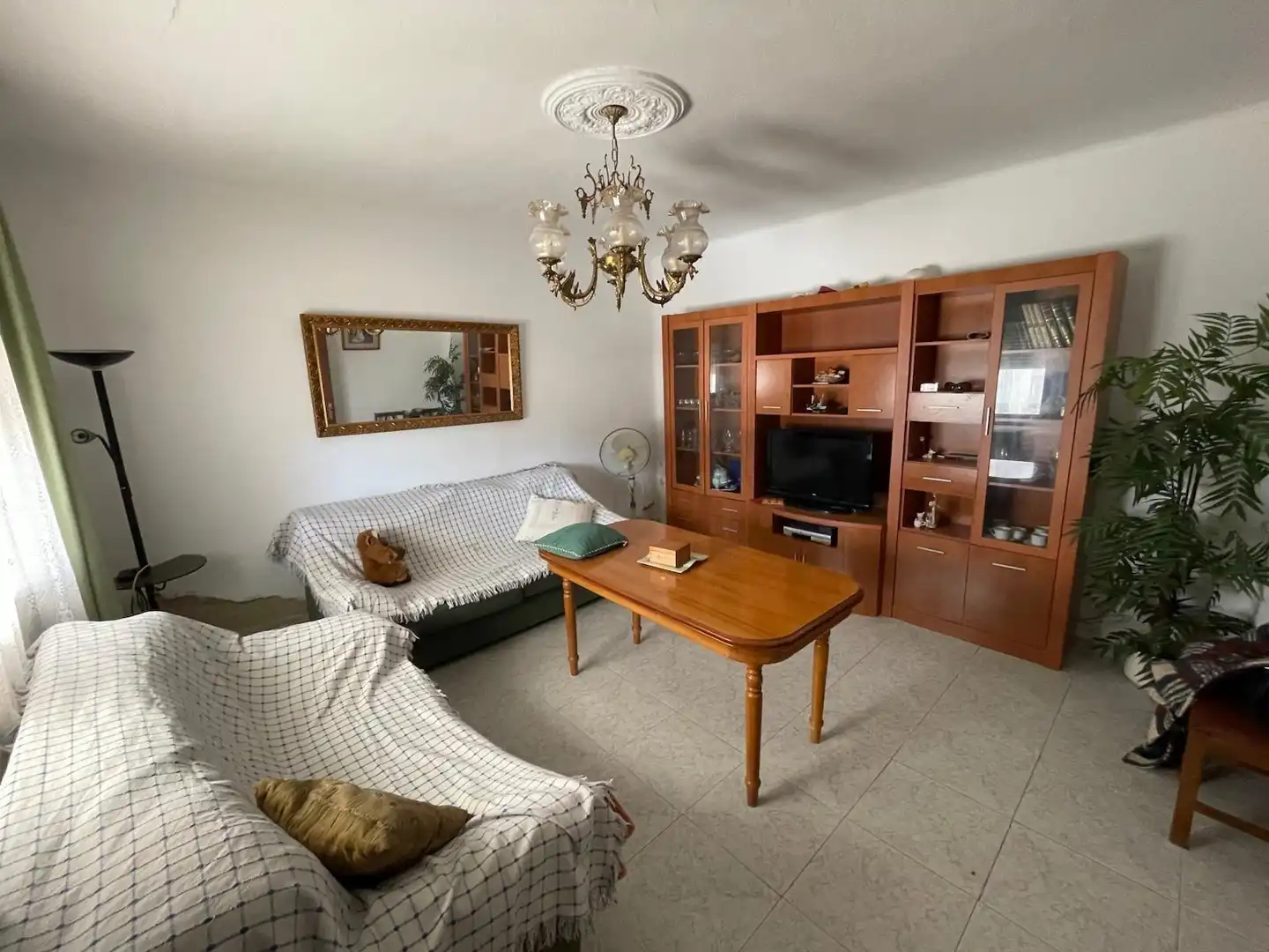 Sala d'estar de Casa adosada en venda en Cáceres amb Terrassa i Traster