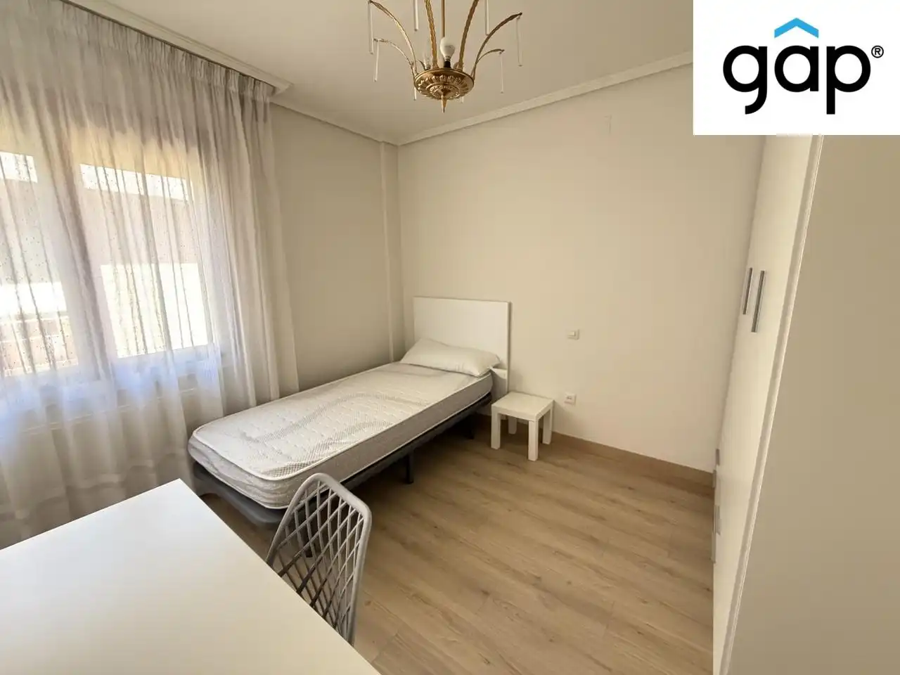 Schlafzimmer von Wohnung zur Miete in Cuenca mit Heizung, Terrasse und Möbliert