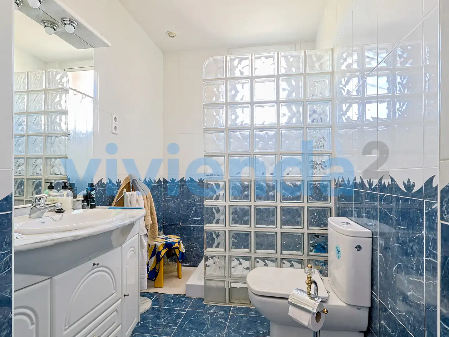 Bathroom of Flat for sale in Madrid  with Heating, Terrace and Storage room
