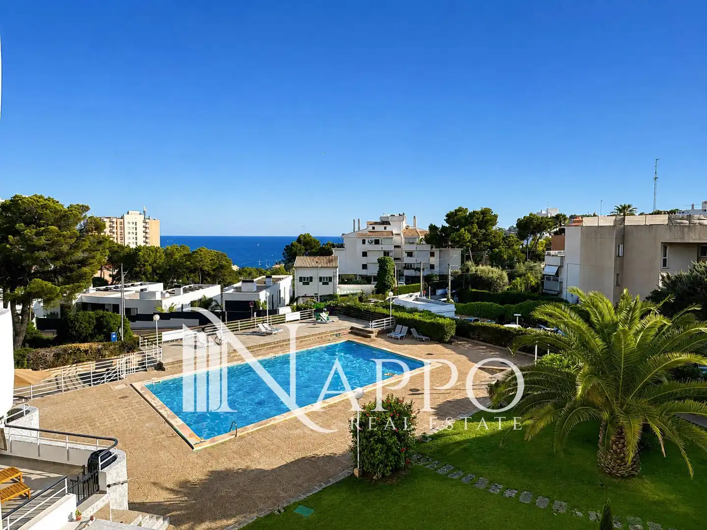 Vista exterior de Pis de lloguer en  Palma de Mallorca amb Aire condicionat, Terrassa i Piscina