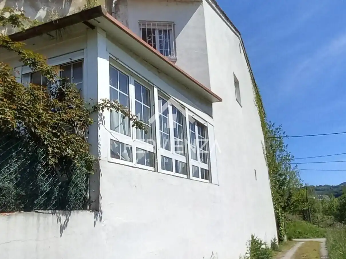Vista exterior de Casa o chalet en venta en Oviedo 