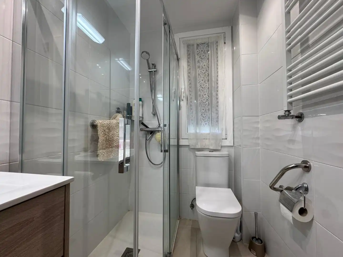 Badezimmer von Wohnung zum Verkauf in Ibarra mit Heizung, Möbliert und Ofen