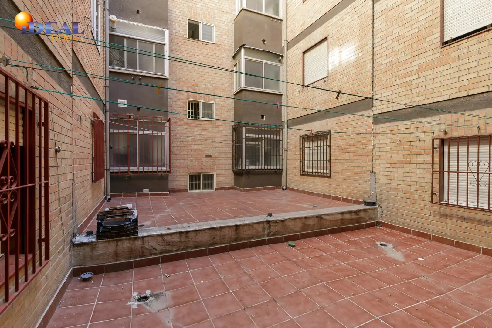 Flat for sale in Granada  with Air Conditioner and Terrace