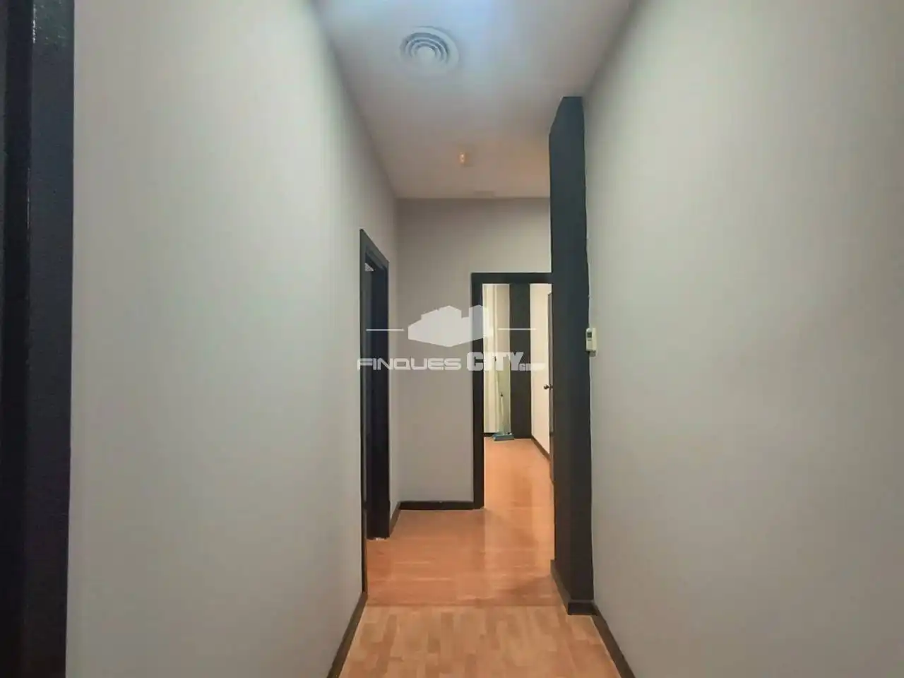 Business premises to rent in Plaza Reis Catòlics 11, imagen 10