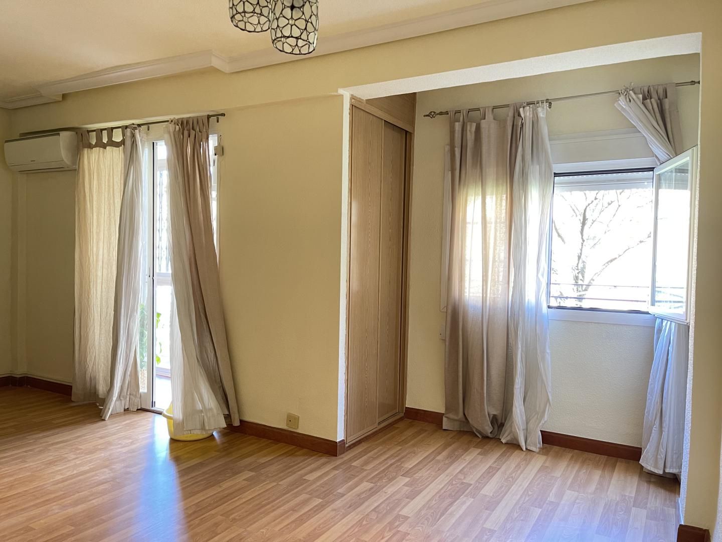 Bedroom of Flat for sale in  Madrid Capital  with Air Conditioner and Heating