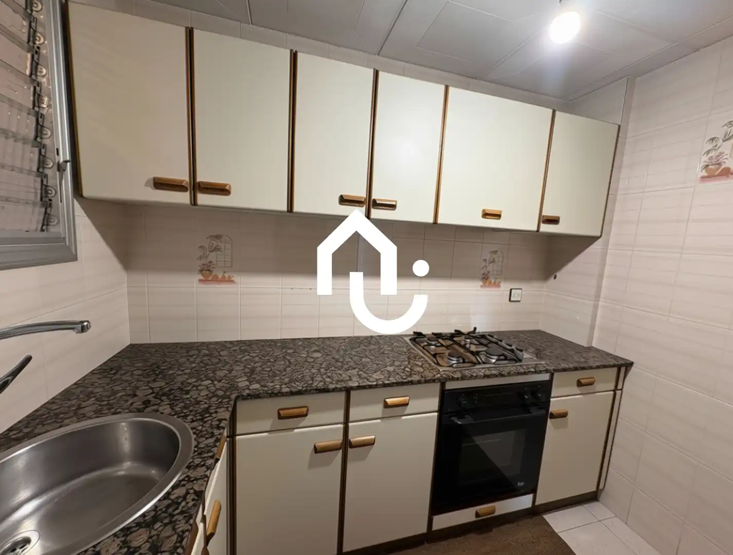 Cocina de Piso en venta en Santa Coloma de Gramenet con Balcón