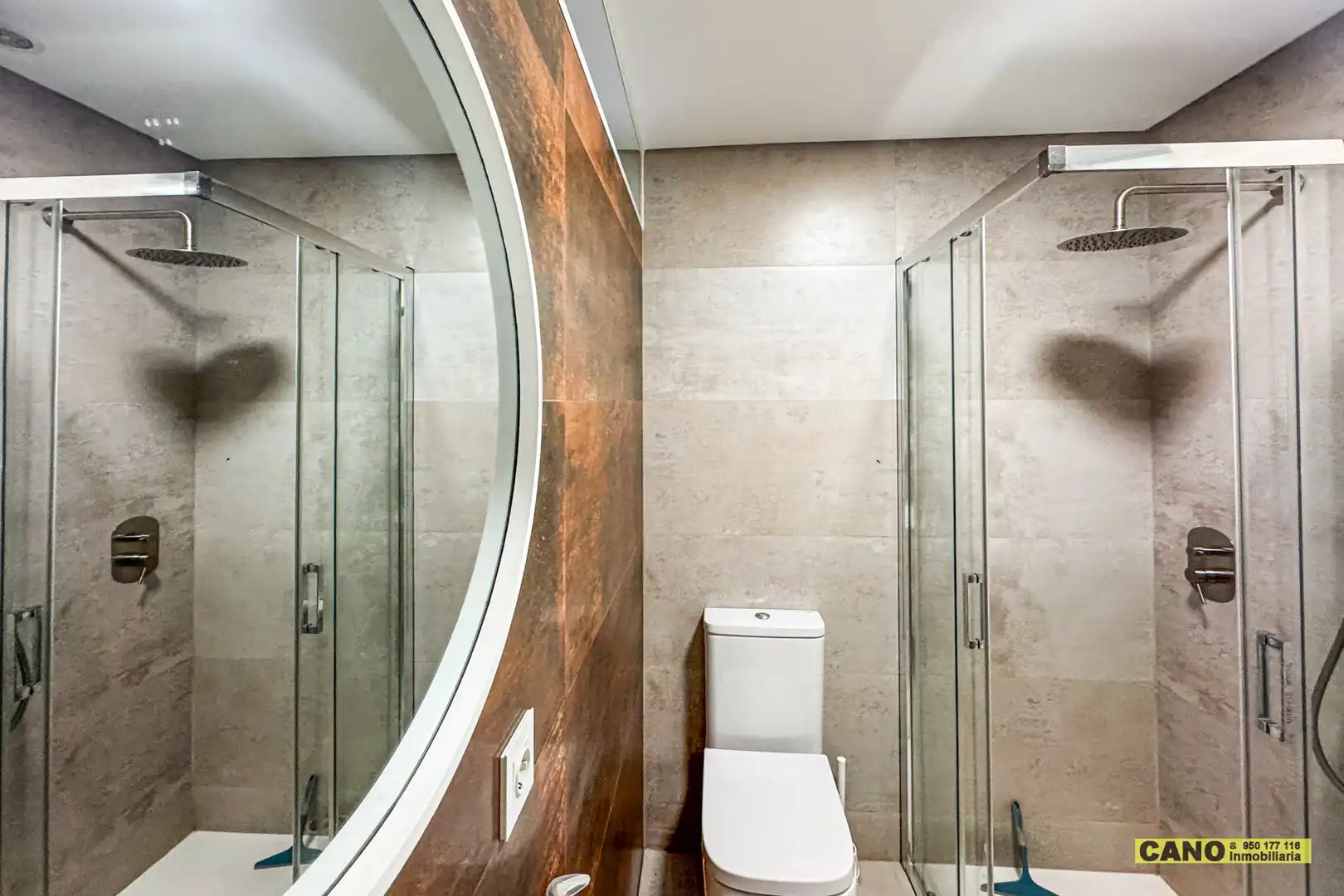Bathroom of Flat for sale in Roquetas de Mar  with Air Conditioner, Heating and Terrace