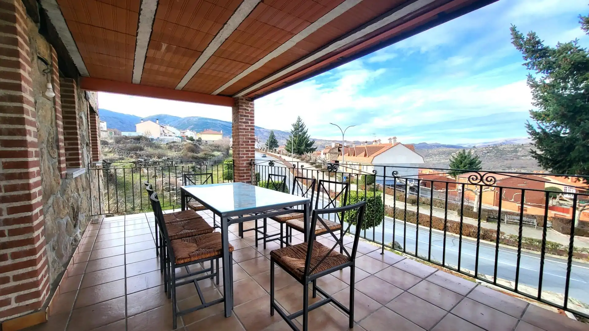 Terrassa de Casa o xalet en venda en Villanueva de Ávila amb Jardí privat, Terrassa i Traster